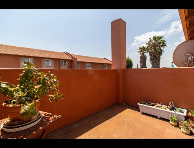 2 BEDROOM APARTMENT FOR SALE IN MEYERSDAL